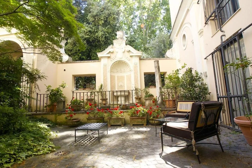 Luxury Apartment Via Giulia With Private Garden Rome
