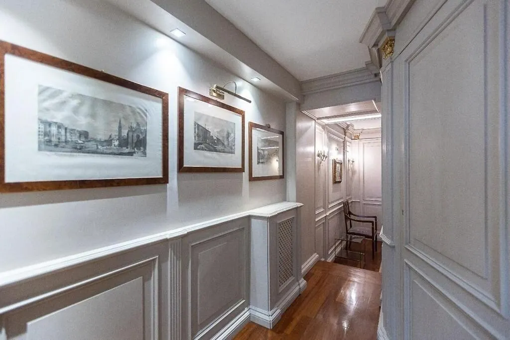 Luxury Apartment Via Giulia With Private Garden Rome