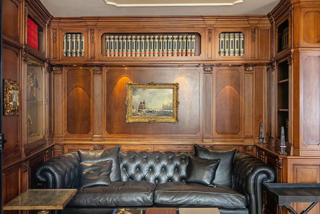Luxury Apartment Via Giulia With Private Garden Rome