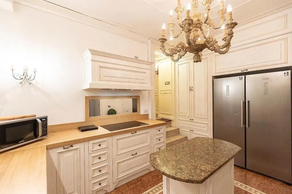 Luxury Apartment Via Giulia With Private Garden Rome