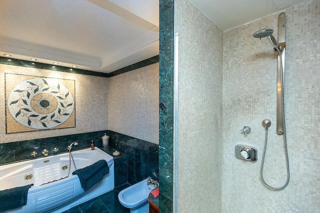 Luxury Apartment Via Giulia With Private Garden Rome