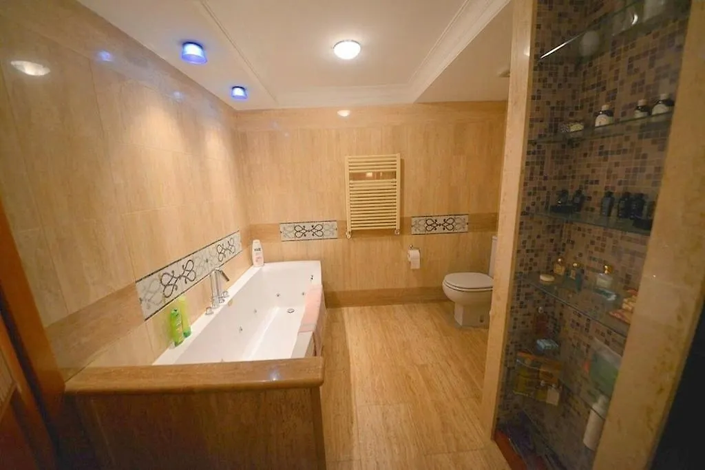 Luxury Apartment Via Giulia With Private Garden Rome