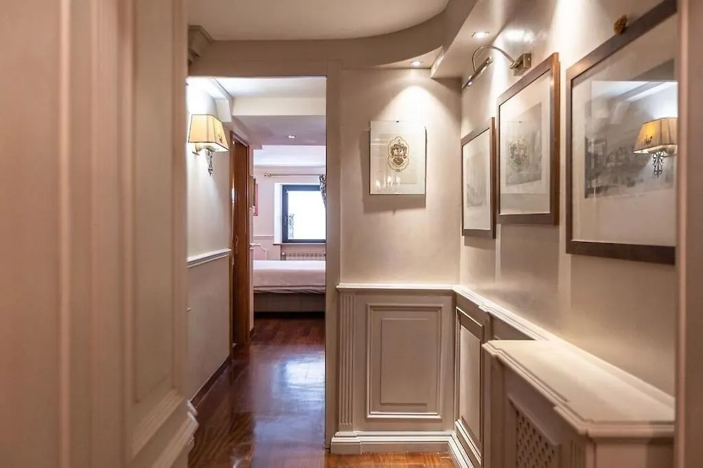 Luxury Apartment Via Giulia With Private Garden Rome
