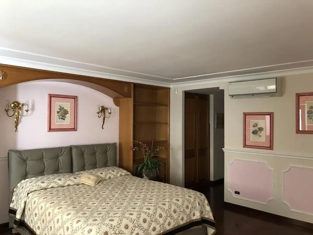 Luxury Apartment Via Giulia With Private Garden Roma İtalya