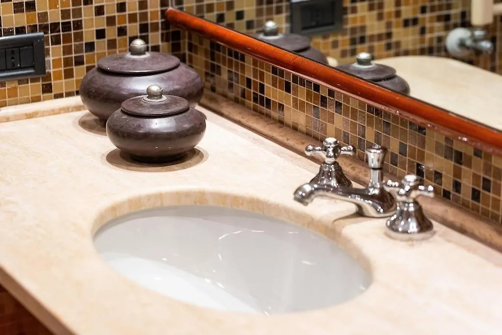 Luxury Apartment Via Giulia With Private Garden Roma
